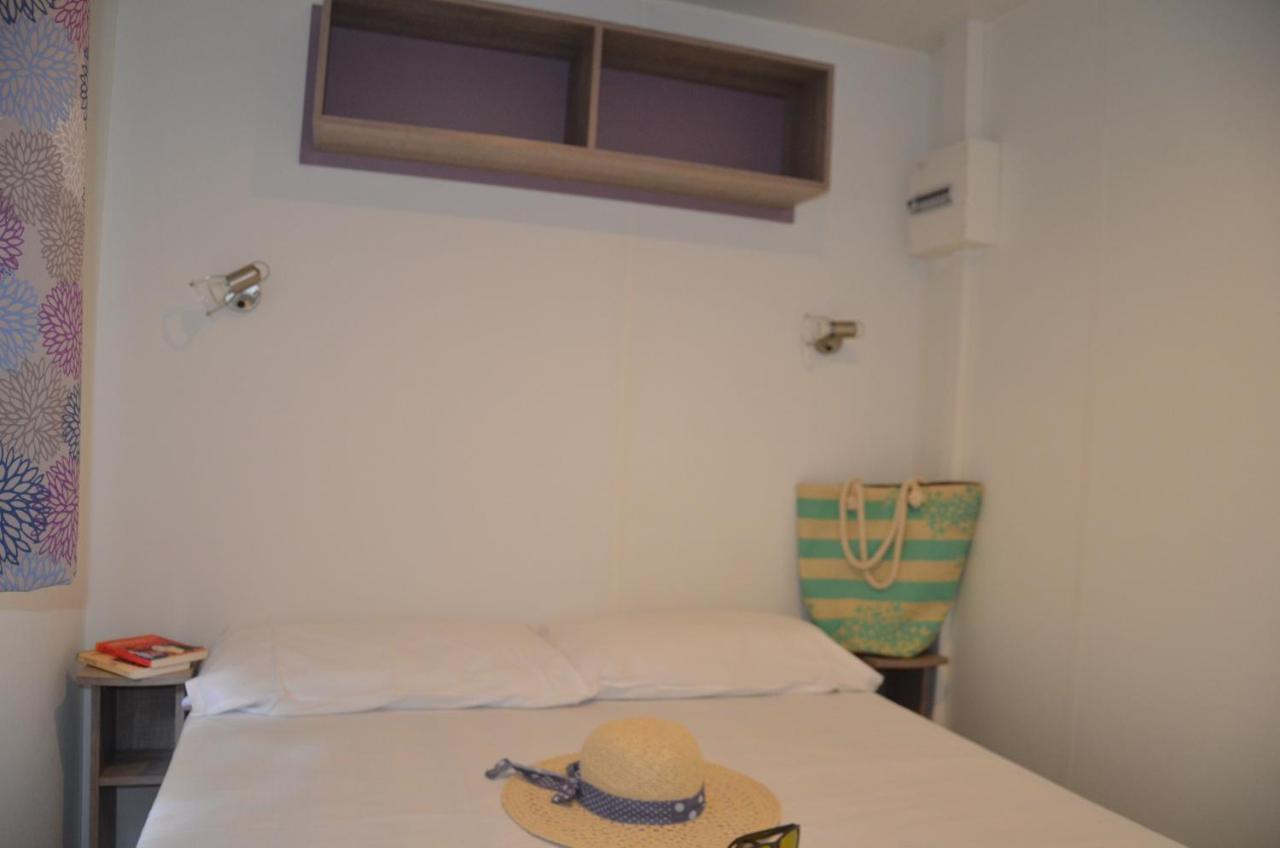 Happy Camp Mobile Homes In Camping Senia Cala Canyelles Lloret de Mar Exterior foto